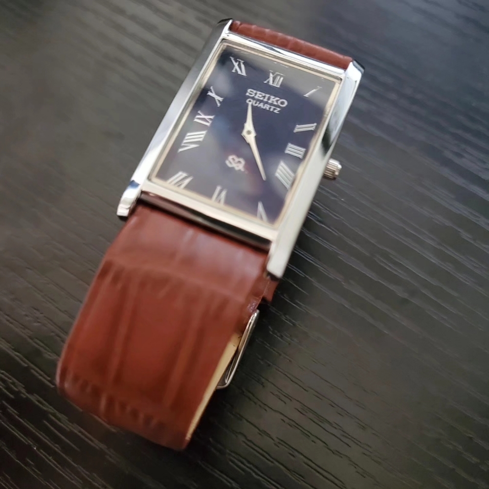 Mint Condition - Rare Vintage Seiko Slim Tank Men's Leather Watch - Picture 3 of 4